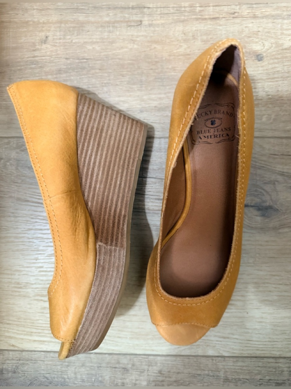 Lucky Brand platform wedge pump peep toe shoes in tan leather Sz. 7M NWOT